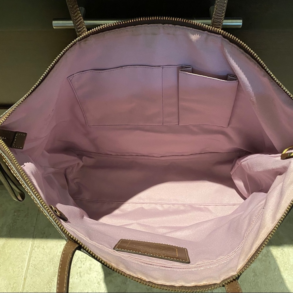 Authentic Signature Coach Tote Purse - Picture 6 of 9